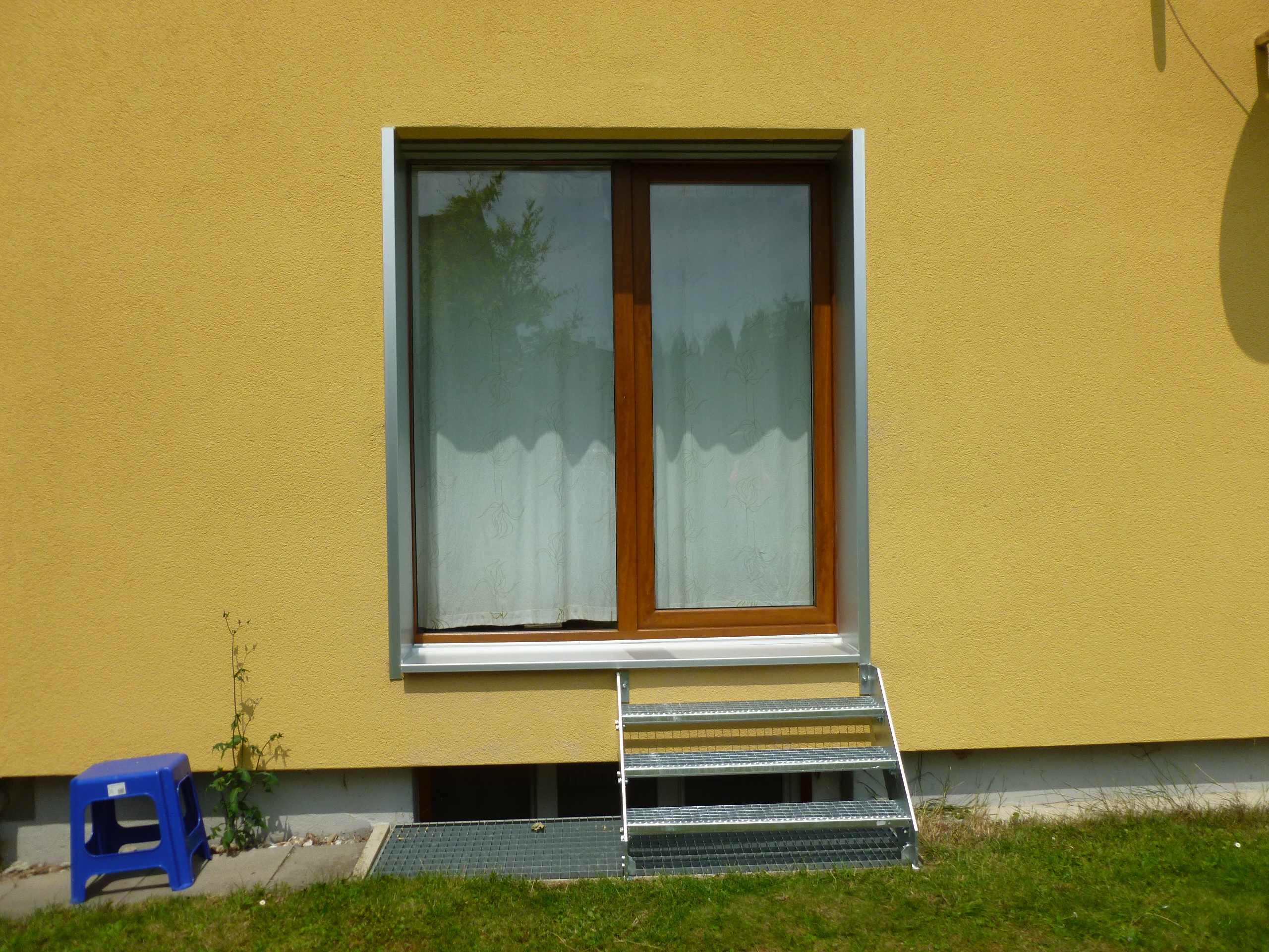 Aus dem Fenster ist eine Tür geworden